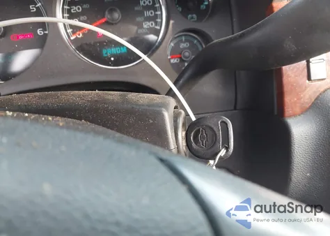 2011 Chevrolet Suburban 1500 Ltz z USA, uszkodzony, nr VIN 1GNSKKE35BR242306